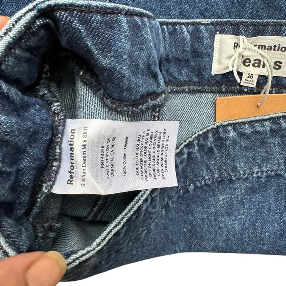 NWT Reformation Siobhan Denim Mini
Skirt Owens size 26. - Picture 6 of 8